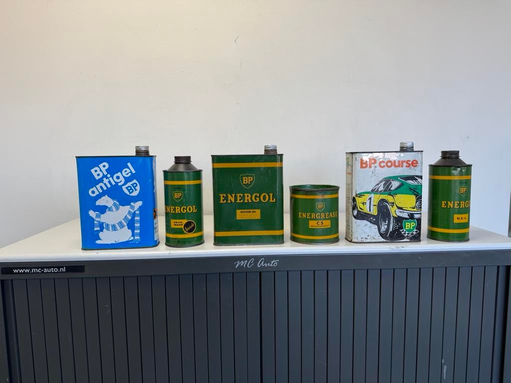 Diverse oude BP garage olie blikken, Verzamelen, Ophalen of Verzenden, Gebruikt, Verpakking