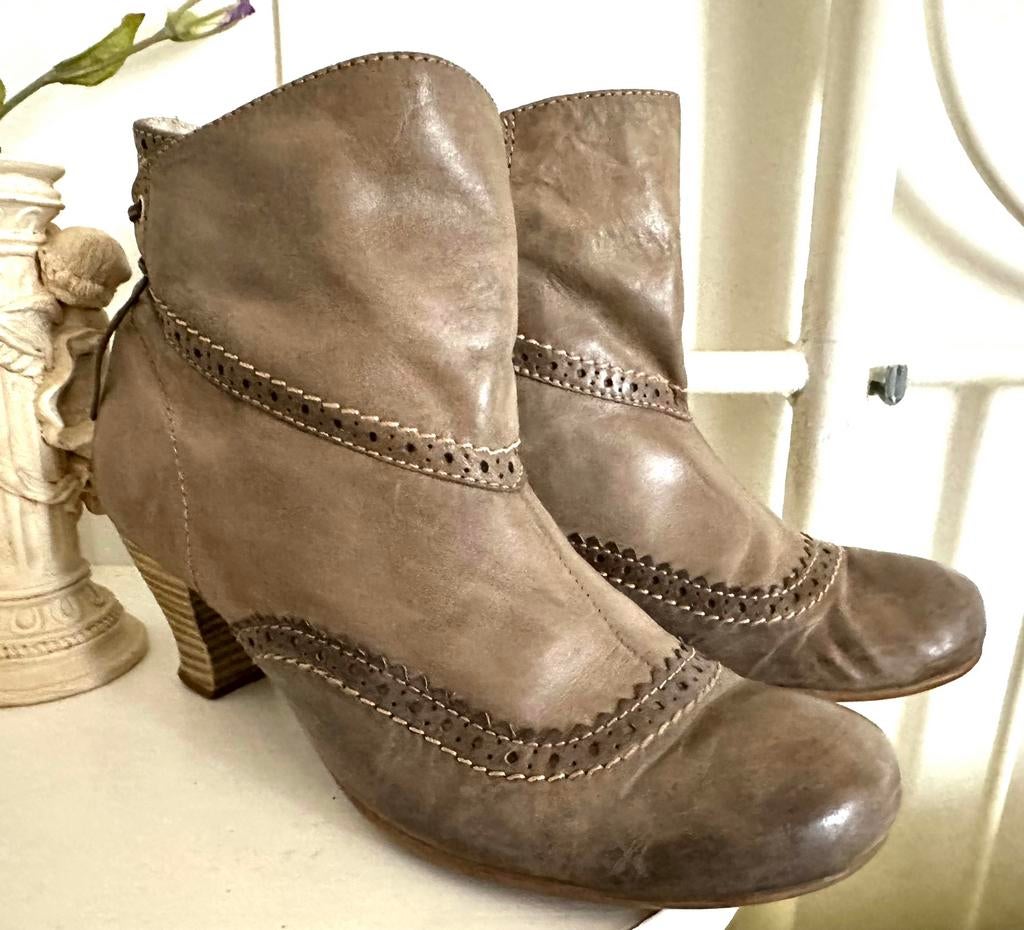 Booties van het merk Brako, maat 39, Kleding | Dames, Brako, Gedragen, Grijs