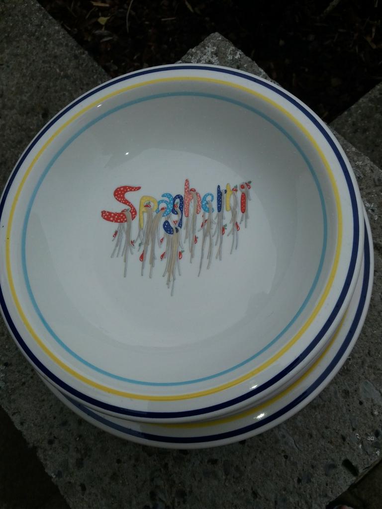 Spaghetti schaal en 6 borden, Huis en Inrichting, Ophalen, Nieuw, Bord(en)