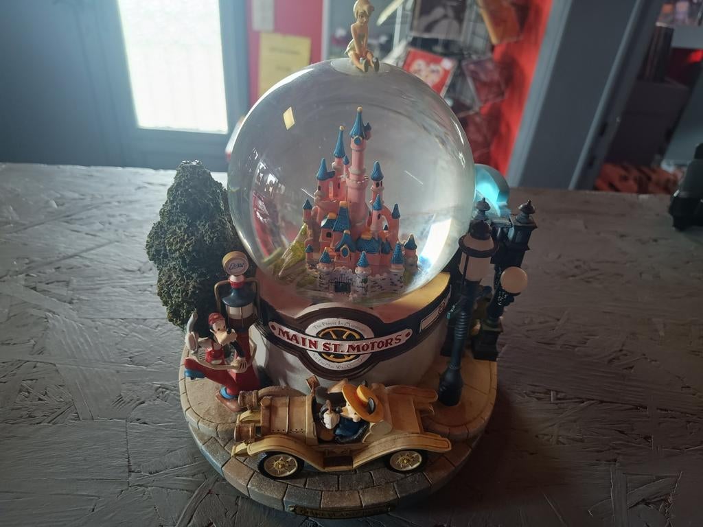 Disney Main street snow globe, Verzamelen, Ophalen, Zo goed als nieuw