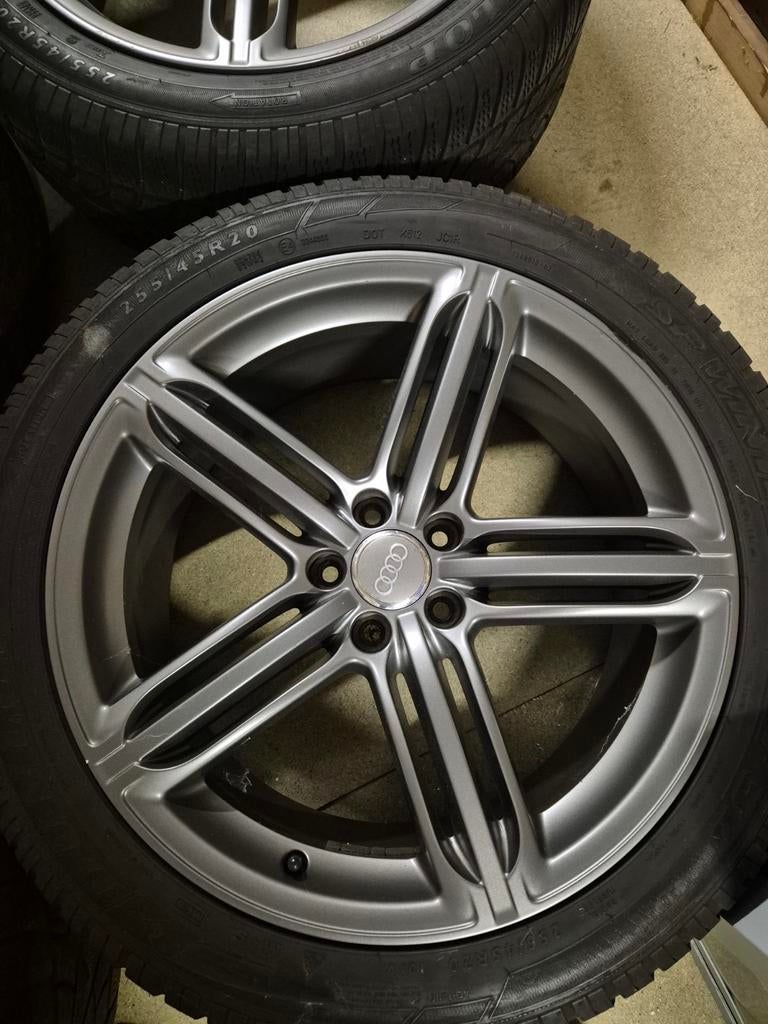 Audi SPEEDLINE gris titane 255/45/20, Autos : Pièces & Accessoires, Pneus et Jantes, 255 mm, Enlèvement, Utilisé