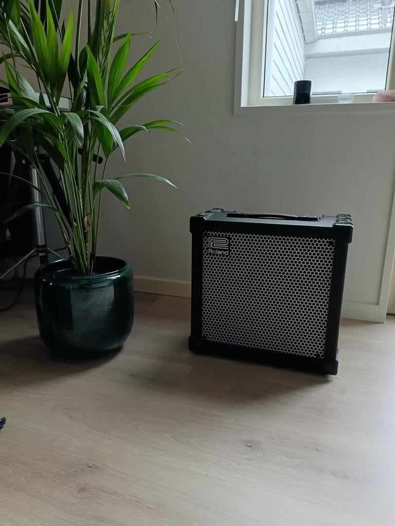 Roland Cube 80XL - In perfecte staat, Enlèvement, Comme neuf, Guitare, 50 à 100 watts
