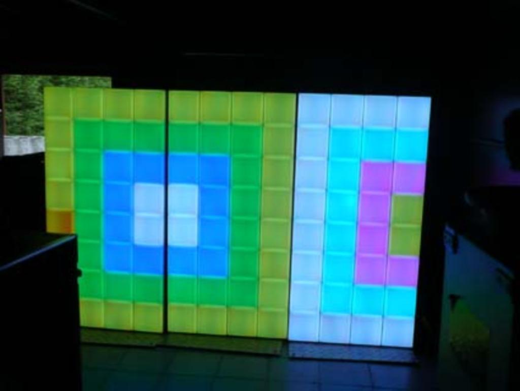 ledwall matrix 1,8 x 2,4 m, Muziek en Instrumenten, Ophalen, Zo goed als nieuw, Overige typen, Geluidgestuurd