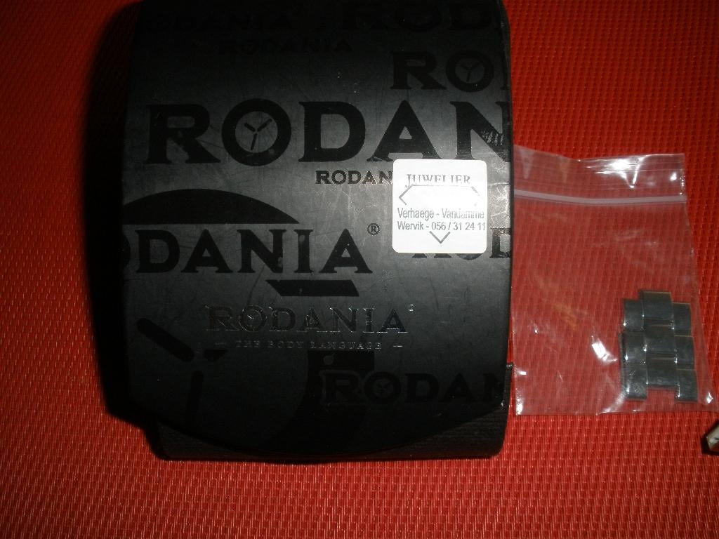 Montre femme  Rodania, Bijoux, Sacs & Beauté, Montre-bracelet, Enlèvement ou Envoi, Comme neuf, Avec strass