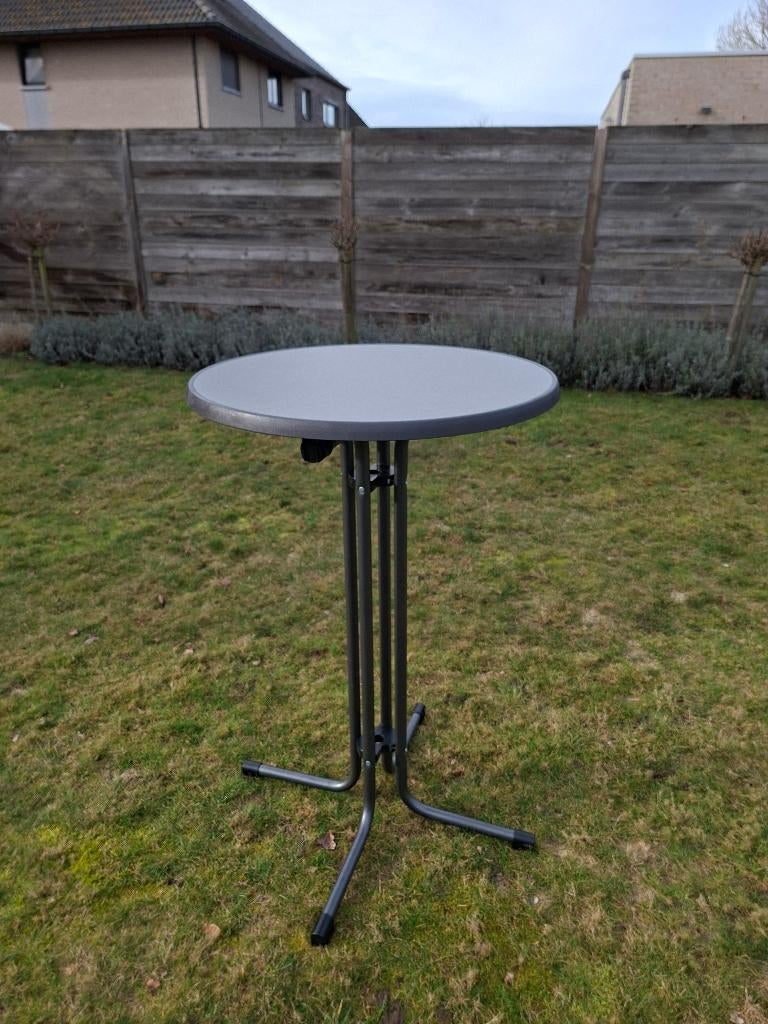 4 partytafels te huur met of zonder hoezen, Ophalen, Gebruikt