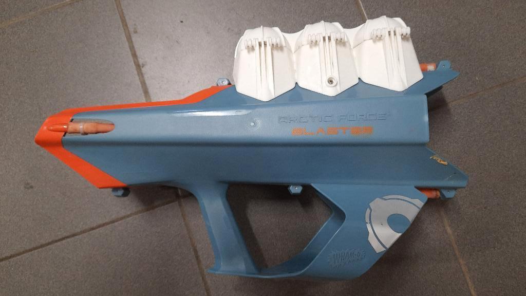 Sneeuwballenpistool Arctic Force Blaster, 3 sneeuwballen, Ophalen, Zo goed als nieuw