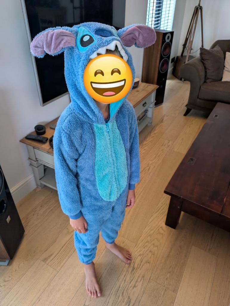 Disney Stitch onesie maat 116-122, 6 jaar Disneyland Parijs, Kinderen en Baby's, Kinderkleding | Maat 116, Nieuw, Jongen of Meisje