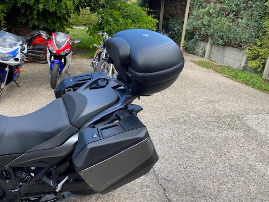 honda nt1100  topkoffer + rek, Ophalen, Gebruikt