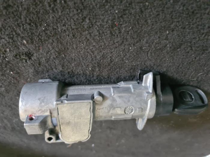 Serrure de contact + clé d'un Seat Ibiza, Enlèvement ou Envoi, 3 mois de garantie, Utilisé, Seat