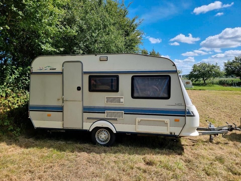Caravan <750kg gezocht voor de hobby, Particulier, Adria