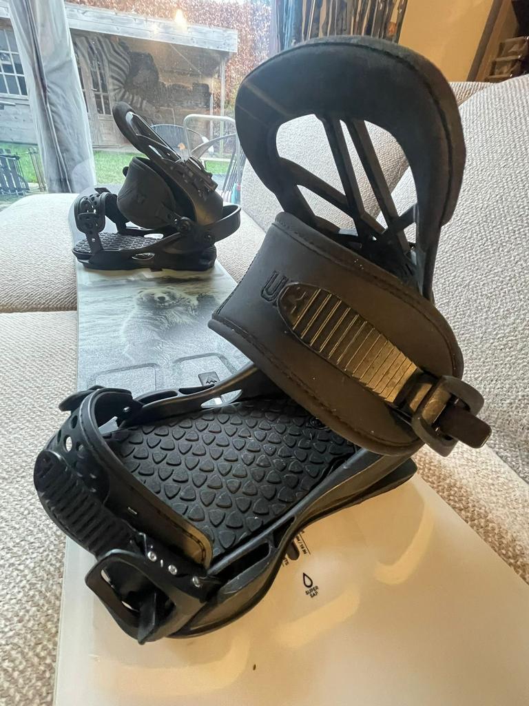 Burton snowboard + union bindingen  100€, Ophalen, Bindingen