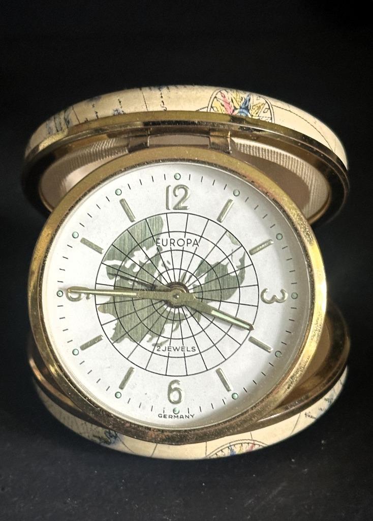 Europa-wereldkaartklok: mechanische tafelklok jaren 1950, Envoi