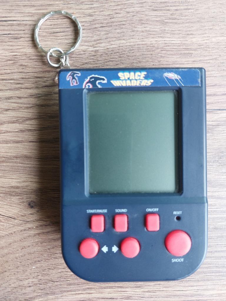 Pocket Space Invaders sleutelhanger, Ophalen of Verzenden, Zo goed als nieuw, Jongen of Meisje