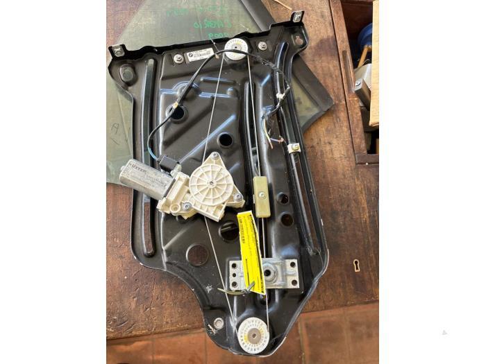 Mécanique vitre 2portes arrière gauche d'un BMW 1-Serie, Enlèvement ou Envoi, 3 mois de garantie, Utilisé