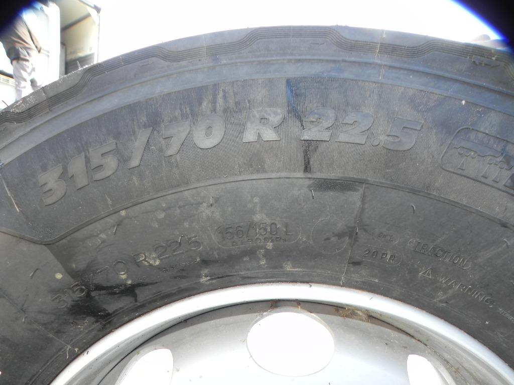 Michelin 315/70/R22.5 vrachtwagen band + velg nieuw, Auto-onderdelen, Ophalen, Nieuw, Overige merken, Overige Auto-onderdelen