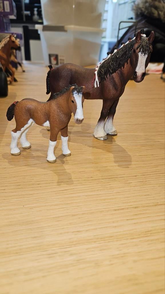 Schleich horse club Ruin en veulen Clydesdale, Ophalen of Verzenden, Zo goed als nieuw