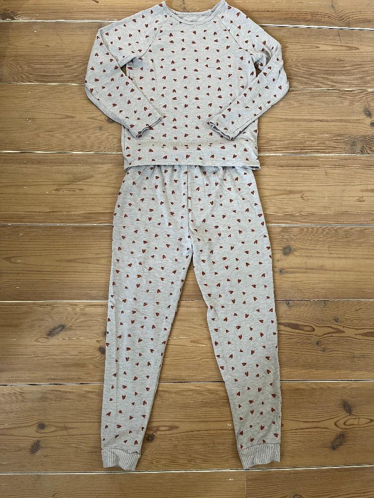 Pyjama Primark hartjes glitter maat 128/134, Kinderen en Baby's, Ophalen of Verzenden, Gebruikt, Meisje, Nacht- of Onderkleding