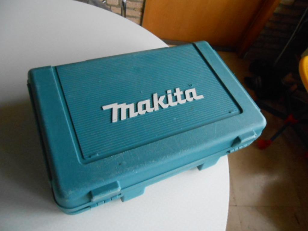 Valise verte Makita vide avec loquets métalliques 48x31x13, Enlèvement ou Envoi, Utilisé