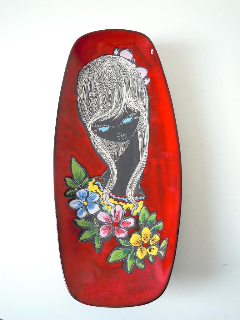 Grand bol avec une jeune femme en céramique de Saint-Marin, Antiquités & Art, Antiquités | Céramique & Poterie, Enlèvement ou Envoi