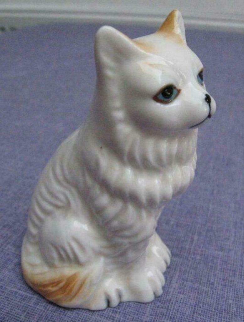 Vintage Porseleinen beeld van kat, Antiek en Kunst, Ophalen of Verzenden