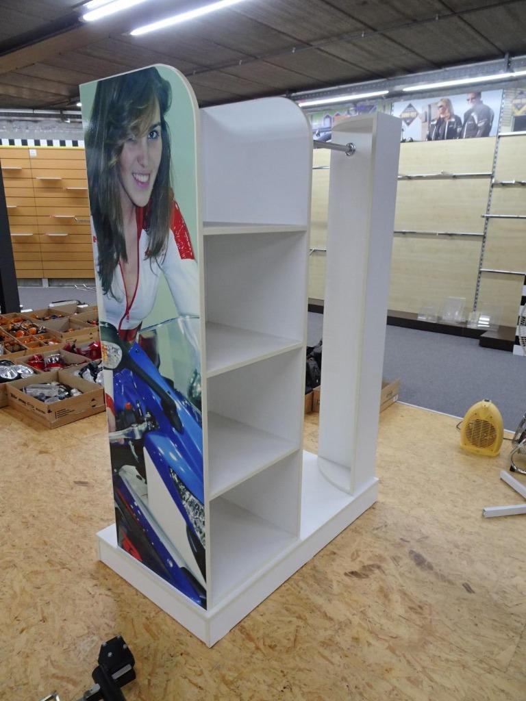 Origineel presentatiemeubel voor kledij. 2stuks, Ophalen, Gebruikt, 75 cm of meer, 50 tot 100 cm