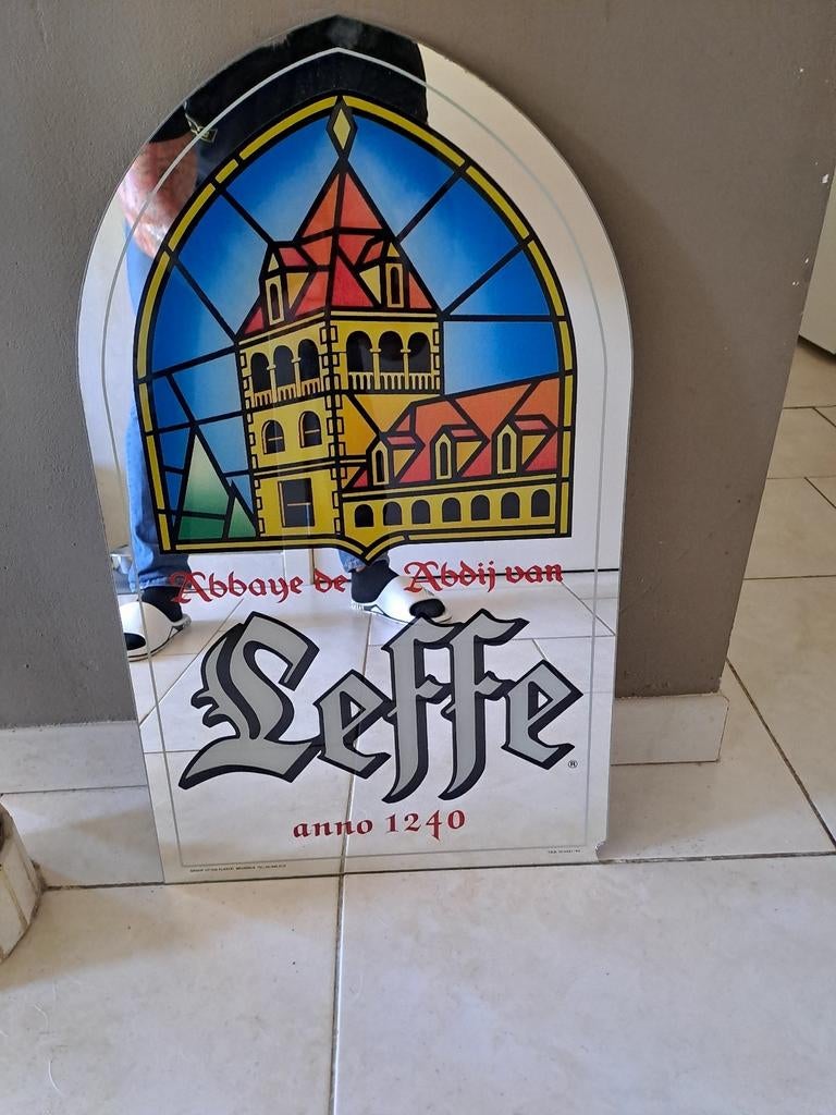 Vintage spiegel reclame kader van Leffe, Ophalen