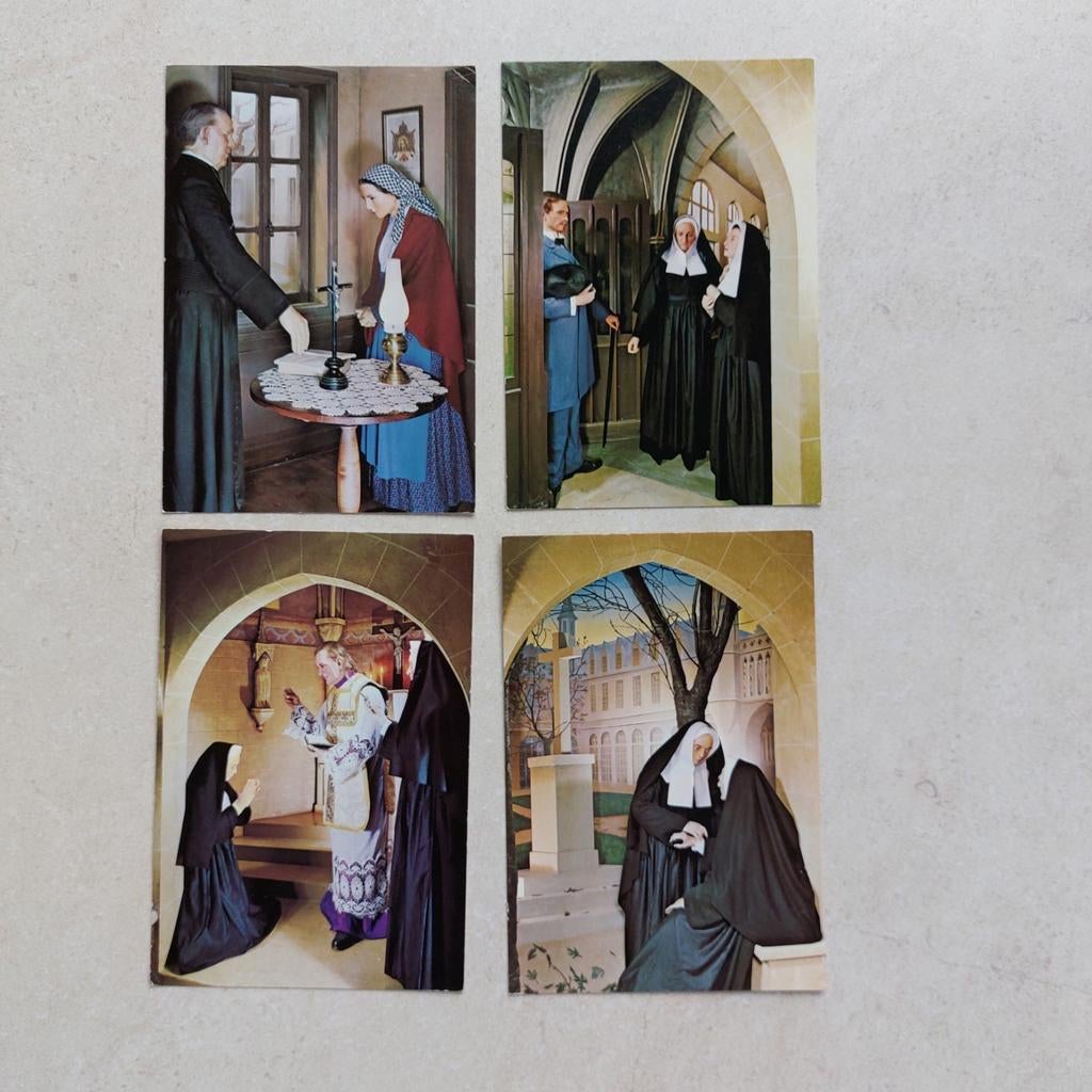 4 postkaarten Lourdes: Musée de cire, Verzamelen, Ophalen of Verzenden