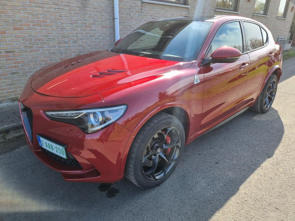 Alfa Romeo Stelvio 2.9 T V6 Quadrifoglio siège Sparco toit p, Rouge, Cuir et Alcantara, Achat, 375 kW