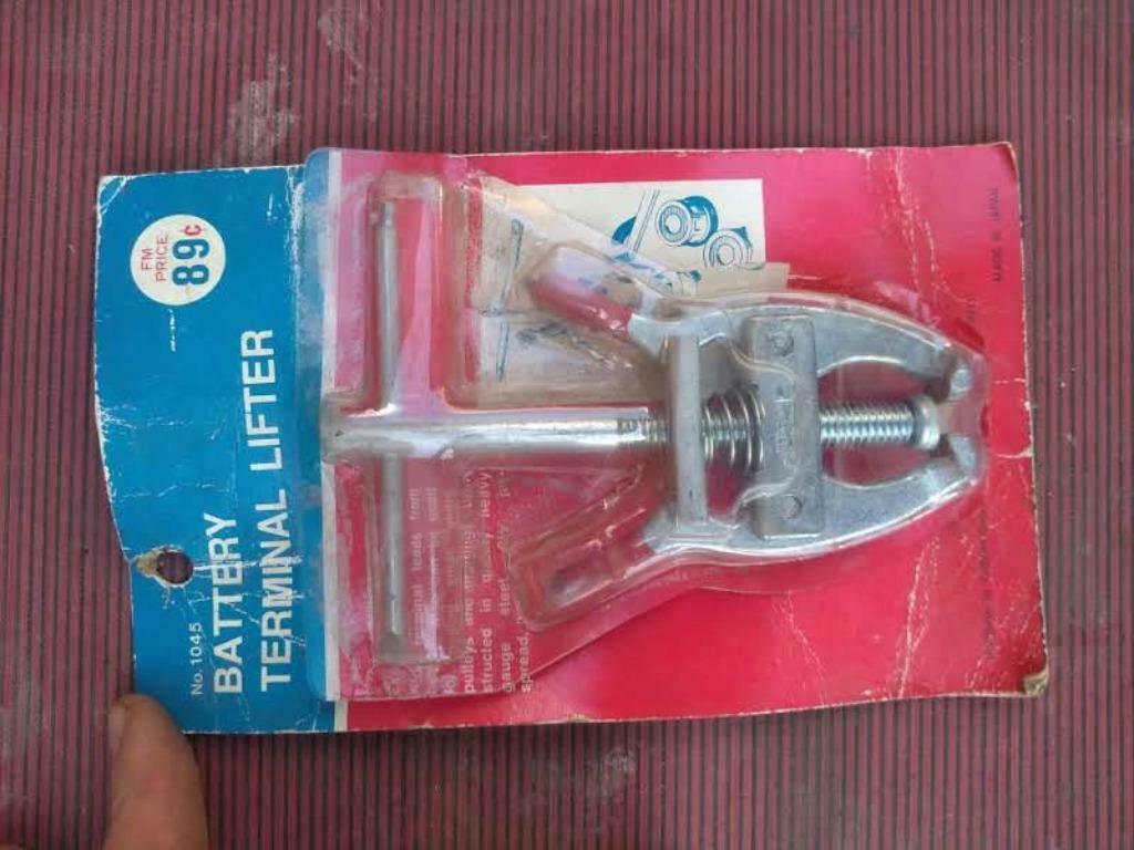 Battery terminal lifter, Ophalen