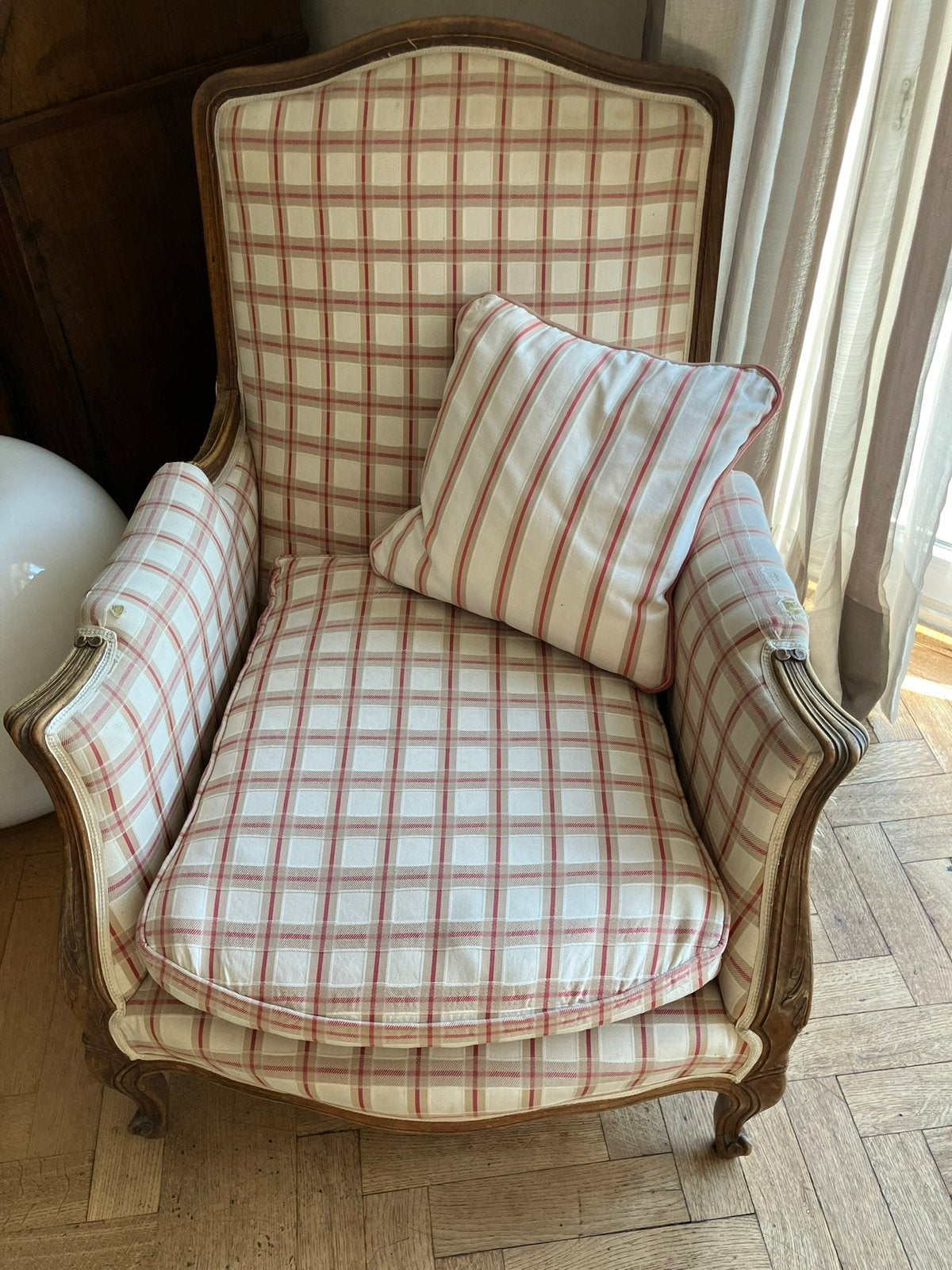 Fauteuil Bergère Style Louis XV en bois massif, Enlèvement, Comme neuf, Bois