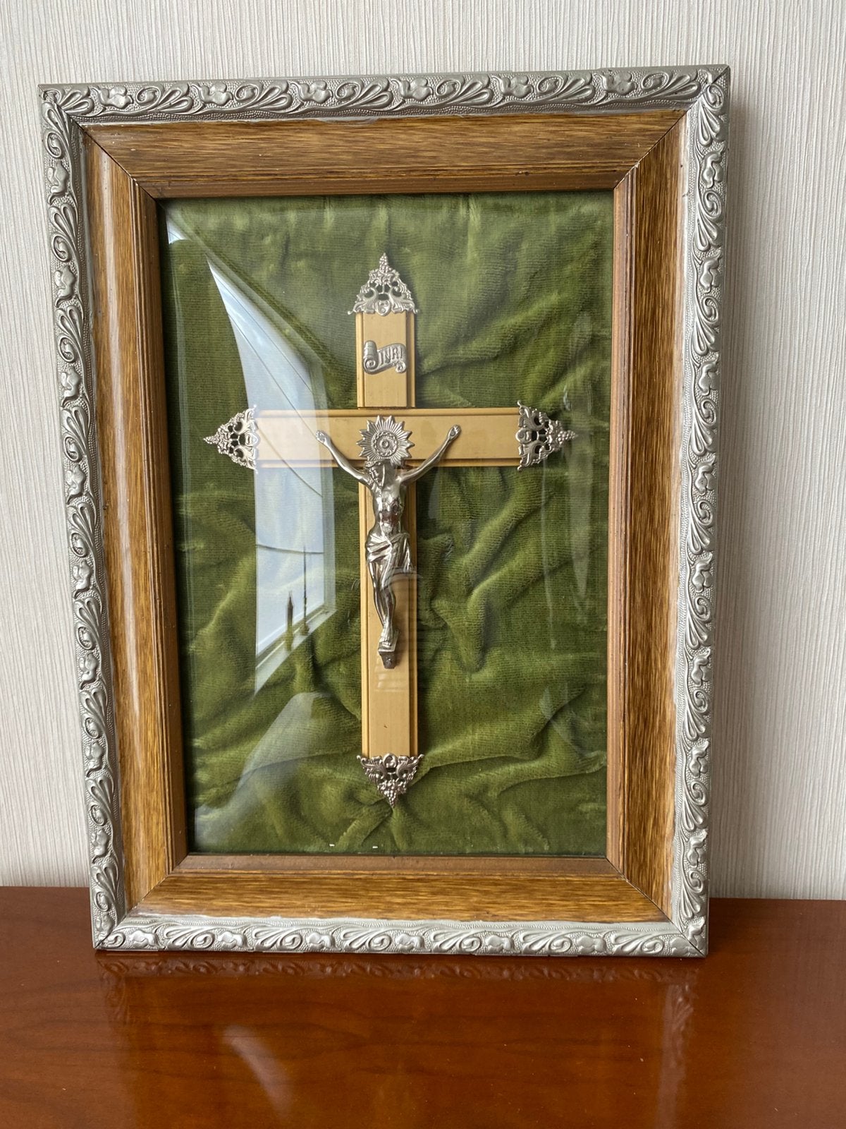 Kader met kruisbeeld ., Antiek en Kunst, Ophalen