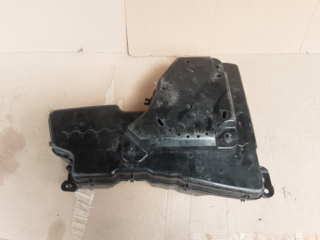 ADBLUE TANK Volkswagen Tiguan (AD1) (5QF131877H), Gebruikt, Volkswagen, Mevr. I. Hauben, Rue de l'Espoir 34 34
4030  GRIVEGNÉE, BE