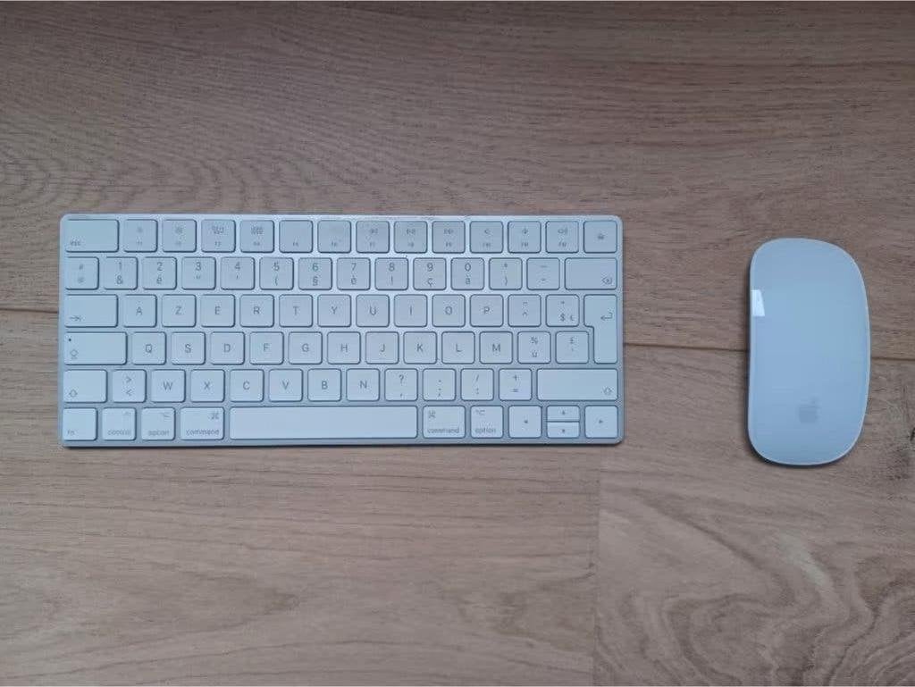 Clavier Apple AZERTY + souris Apple Magic, Azerty, Comme neuf, Enlèvement, Apple