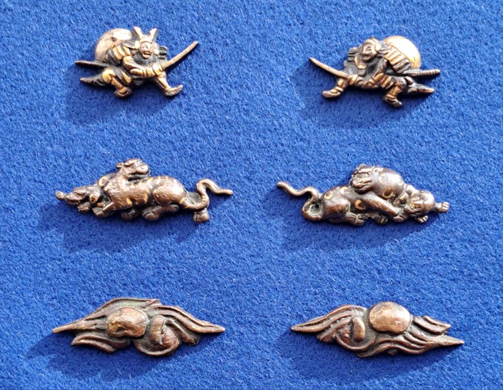 Menuki, Collections, Envoi