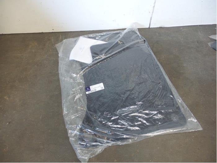 Kit tapis d'un Mercedes B-Klasse (B-Klasse 11-), Neuf, -, 3 mois de garantie, -