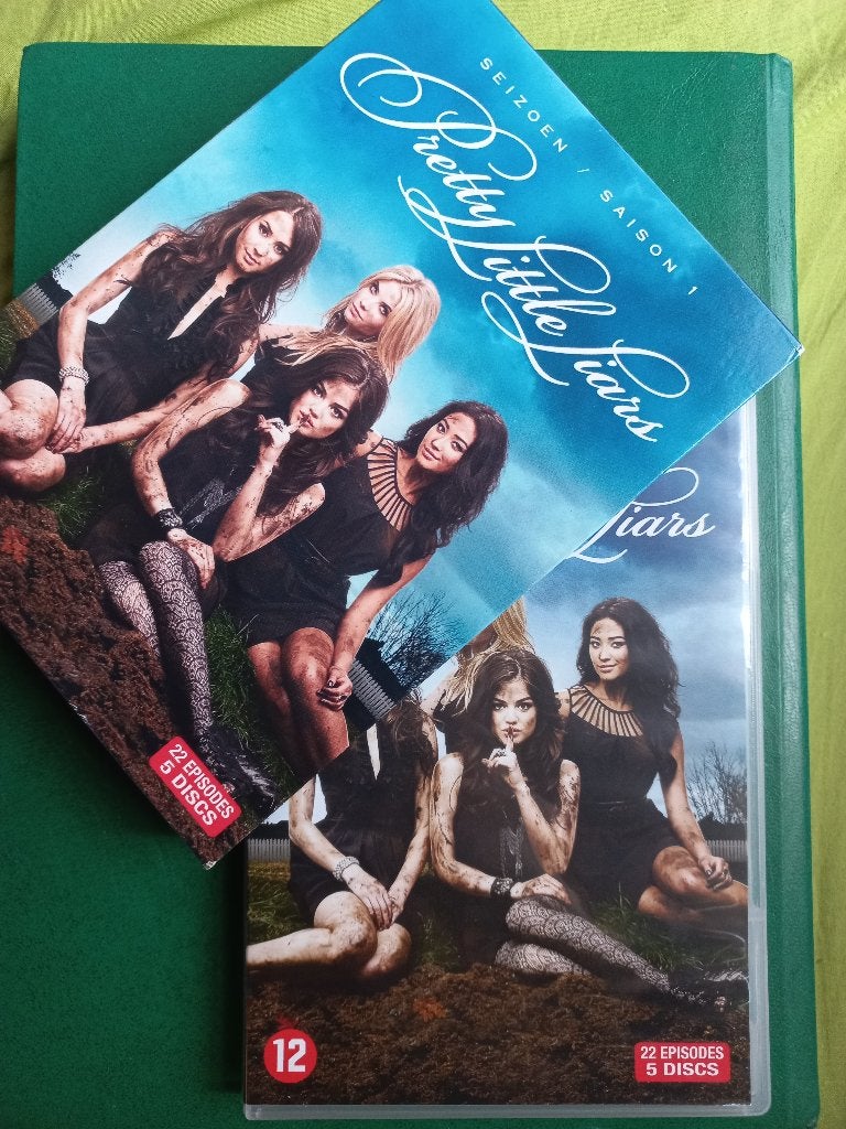 Pretty Little Liars - Saison 1 (2010) 5 disques, CD & DVD, Enlèvement ou Envoi, Comme neuf, Anglais, À partir de 12 ans