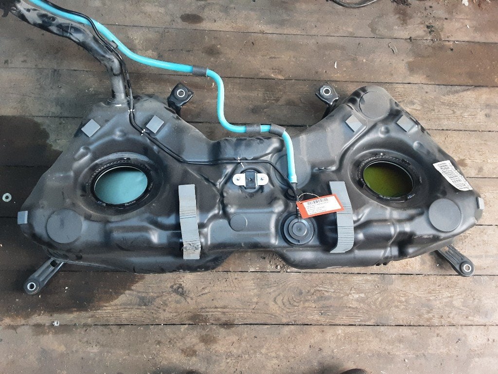 RESERVOIR CARBURANT Mercedes-Benz C (W204) (01-2007/03-2014), Mercedes-Benz, Utilisé, Dialog.mb@mercedes-benz.com, Mercedes-Benz AG