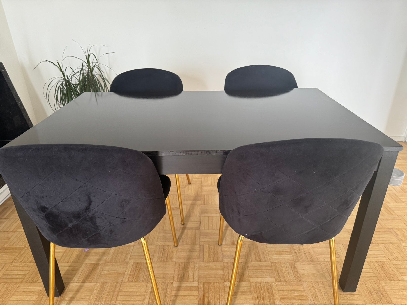 Zwarte eettafel ikea, Ophalen, Zo goed als nieuw