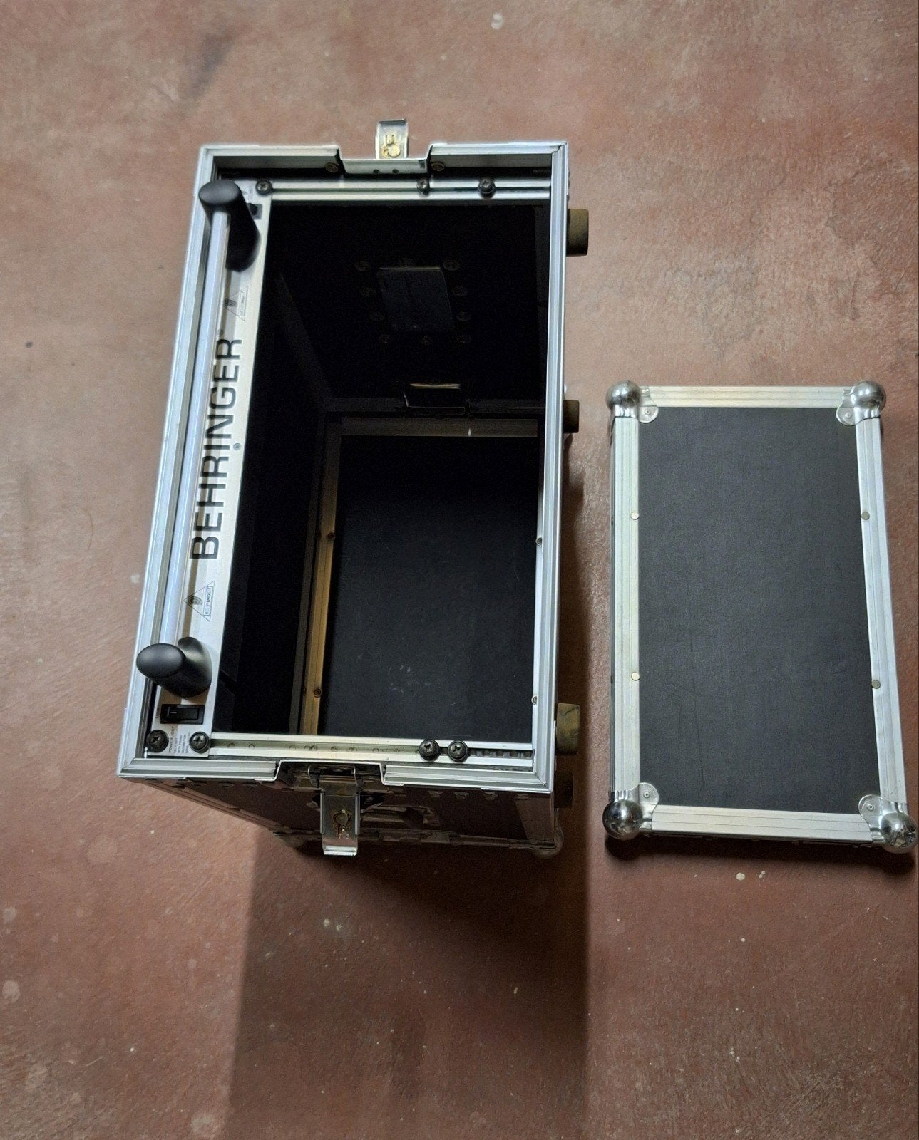 fligtcase Beringer, Musique & Instruments, Enlèvement