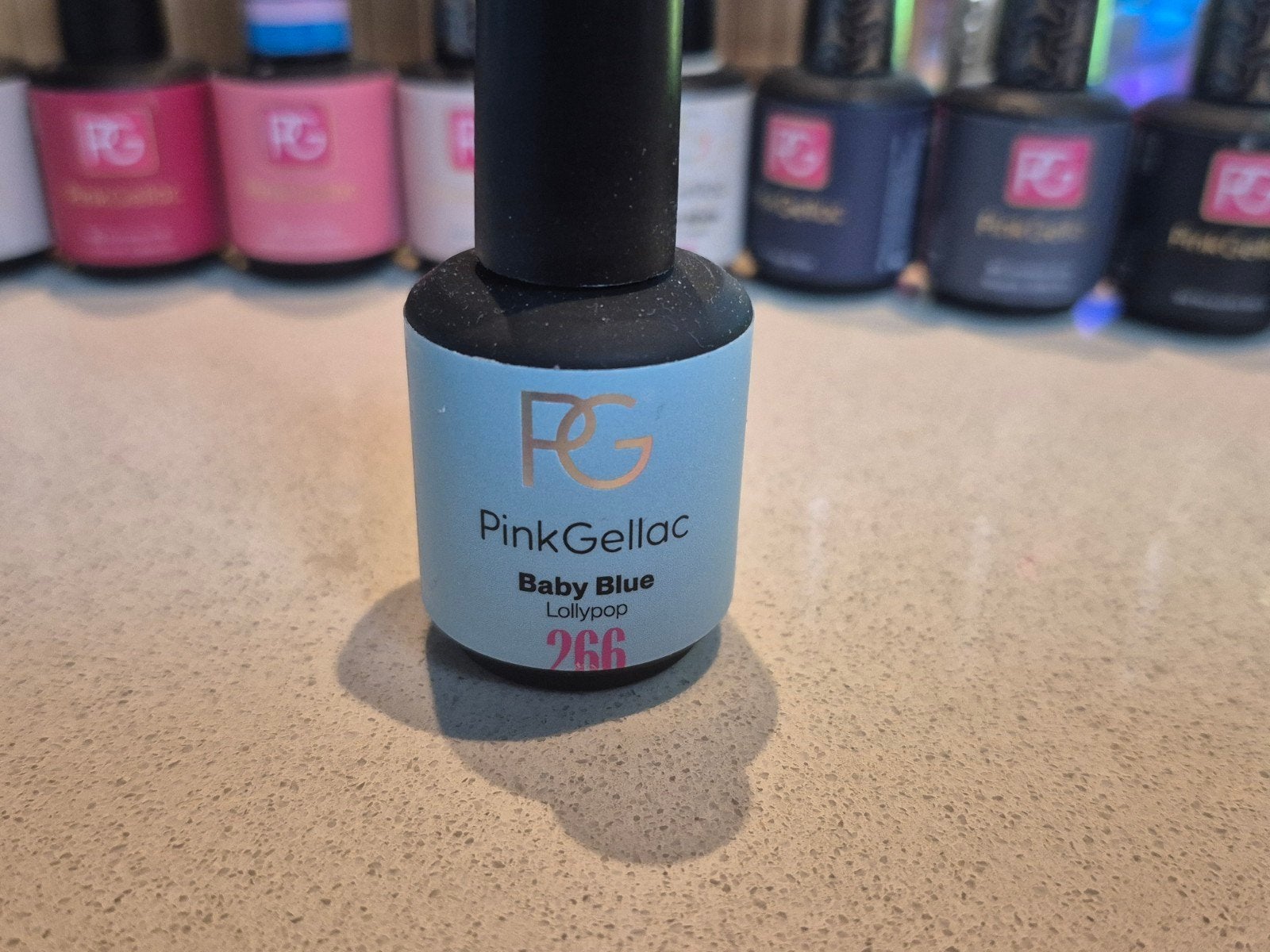 11 flesjes Pink Gellac, Ophalen