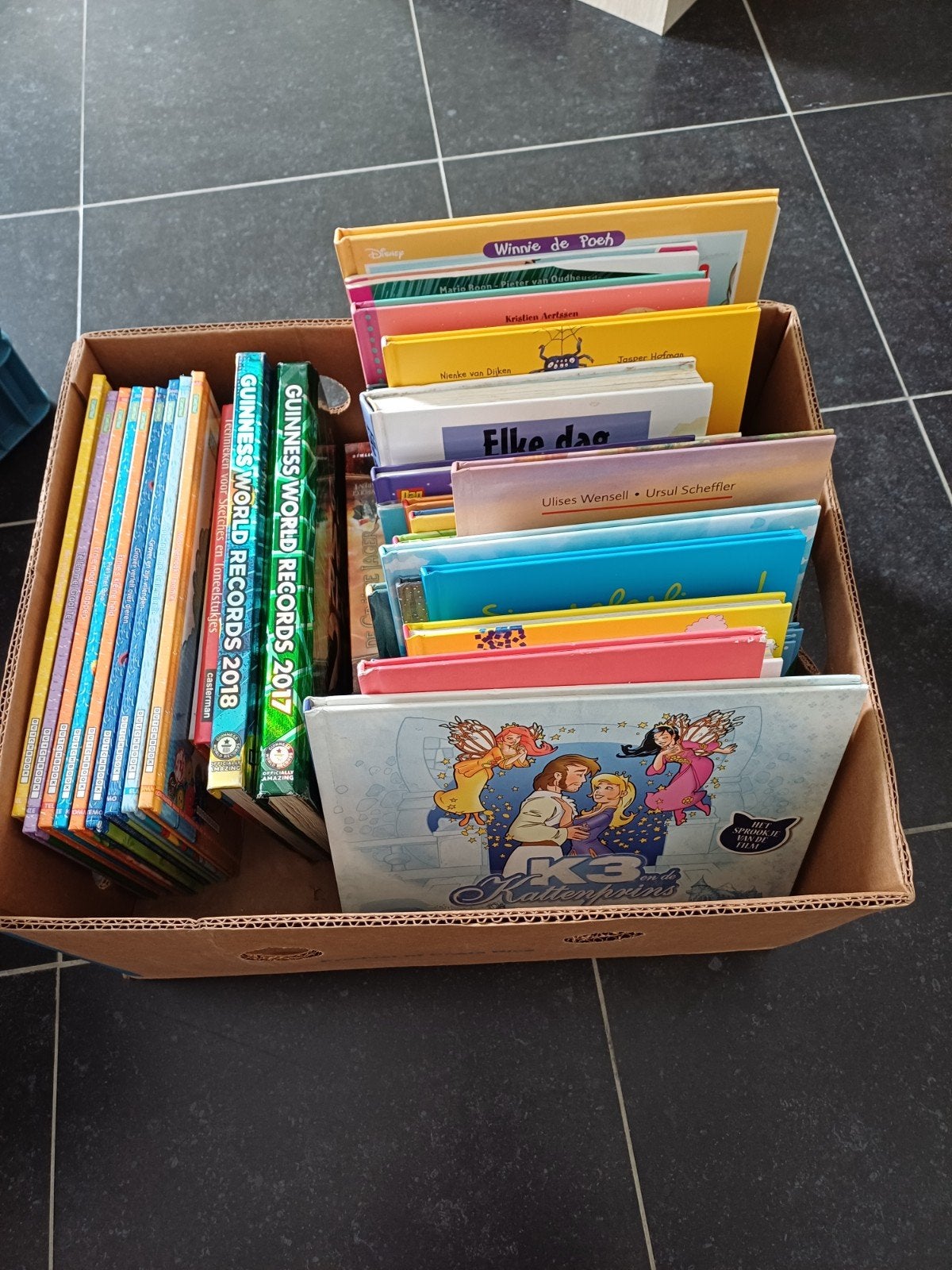 bananendoos vol kleuter en kinderboeken, Ophalen