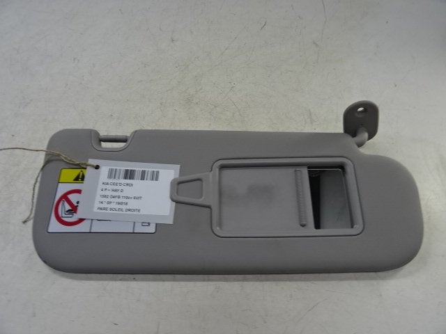 PARE-SOLEIL DROIT Kia Cee'd (JDB5) (01-2012/07-2018), Kia, Mevr. I. Hauben, Utilisé, Rue de l'Espoir 34 34
4030  GRIVEGNÉE, BE
