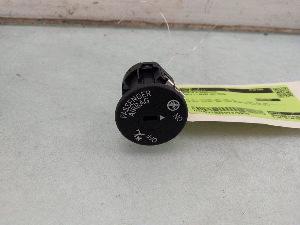 DIVERSEN BMW 1 serie (F40) (|948373102|61319483731|), Gebruikt, BMW, Petuelring 130
80809  München, DE, Bayerische Motoren Werke AG
