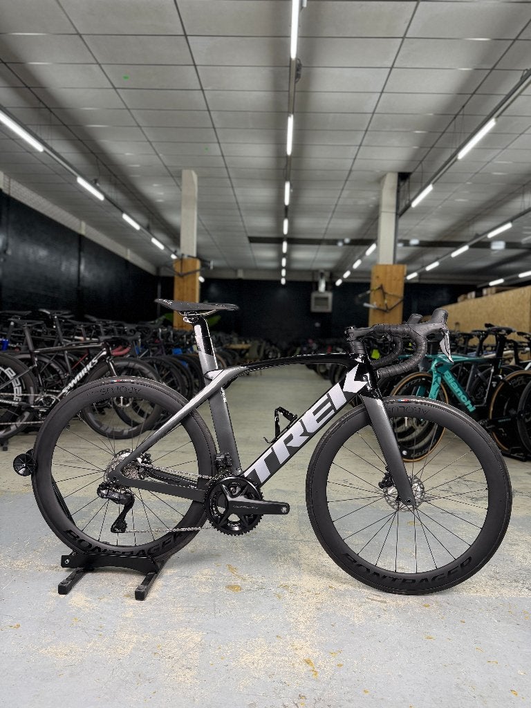 2500km Trek Madone SL7 Di2 Carbon Racefiets, Enlèvement, Comme neuf