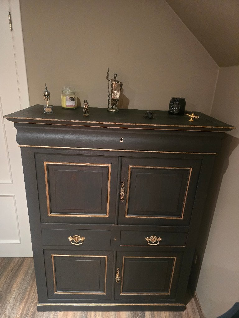 Houten dressoir, Ophalen