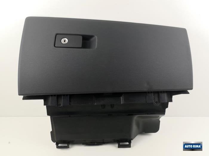 Boîte à gants d'un Volvo V70, -, 3 mois de garantie, Utilisé, -