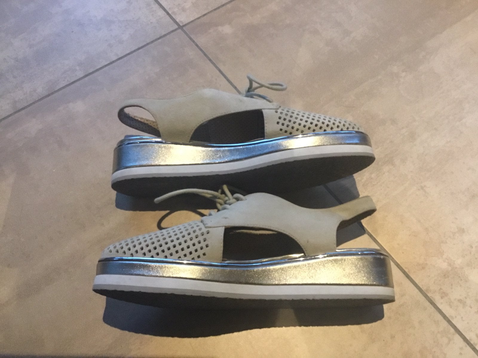 Chaussures à lacets beiges en daim pour femme Nathan Baume, Enlèvement, Comme neuf, Beige
