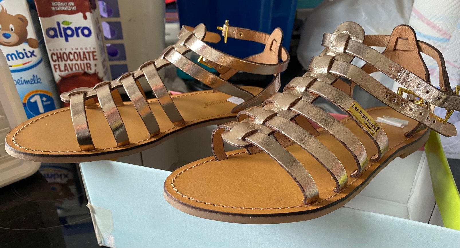 Sandales dorées Les Tropeziennes taille 38 nouvelles !, Neuf, Enlèvement ou Envoi, Autres couleurs, Sandales et Mûles