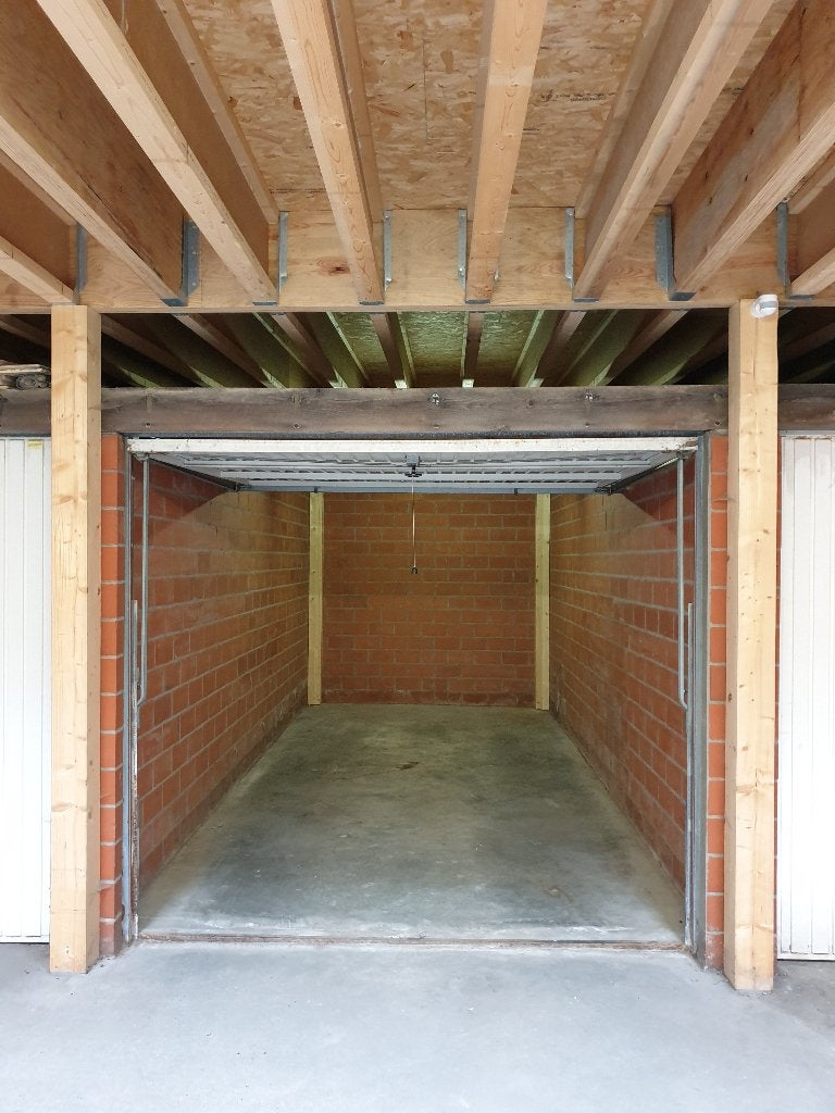 Garage spacieux et soigné à vendre en plein centre d'Ostende, Ostende