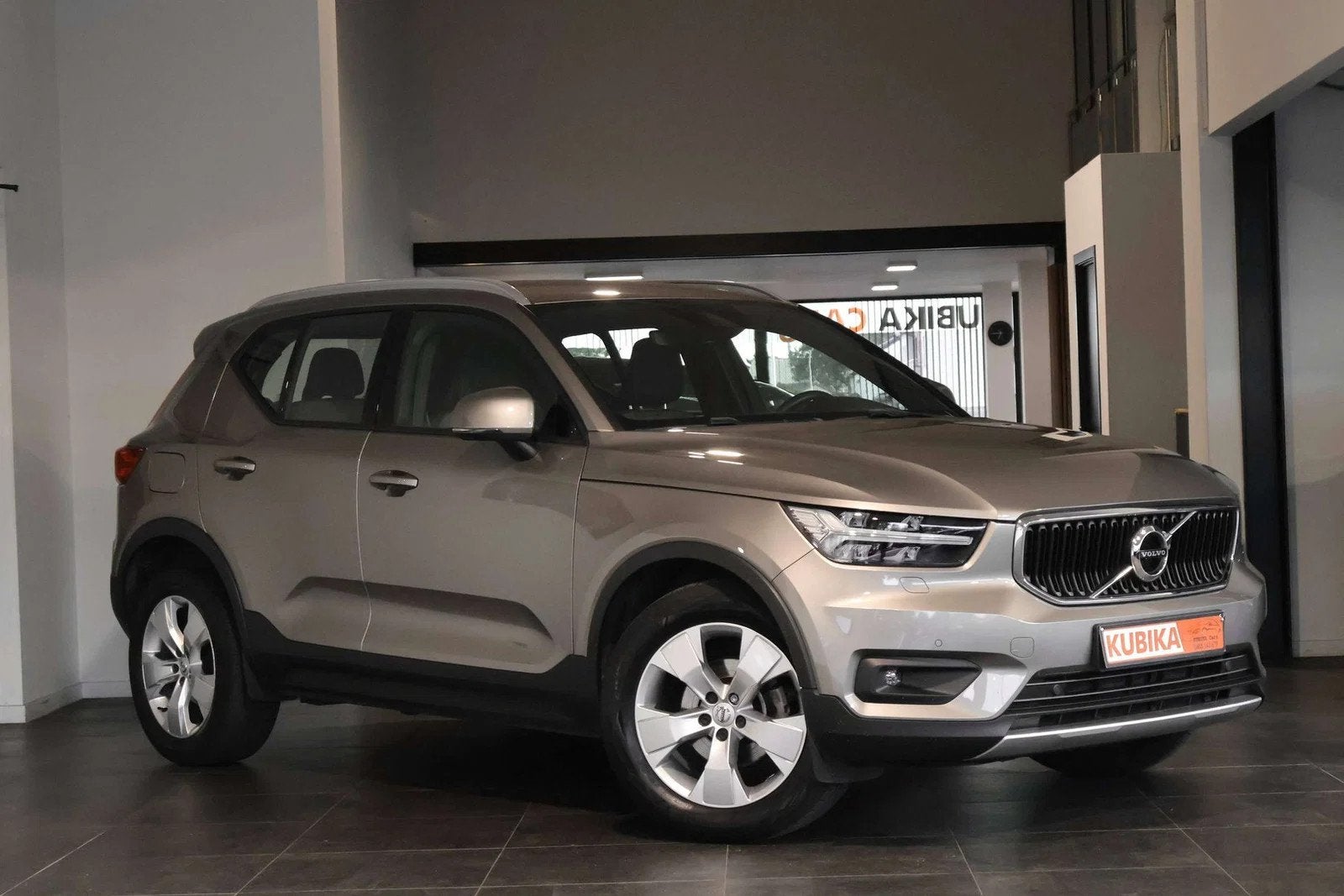 Volvo XC40 XC40 1.5 T2 Navi Camera LijnA Virtual CP Keyless, Auto's, Stof, Gebruikt, Beige, 5 deurs